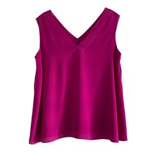 Lilly Pulitzer Fuchsia sleeveless V-Neck Blouse size large
